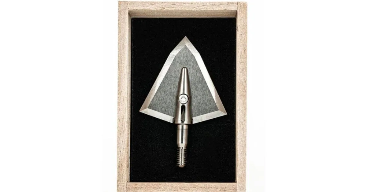 New Fixed-Blade Broadheads for Crossbows in 2021 5 Iron Will Wide Series Broadheads in the box