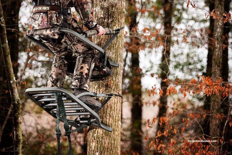 The Best Tree Stands for 2022 (Climbing/Hang On/Ladder) - Buyer's Guide 7 Hang on Stand