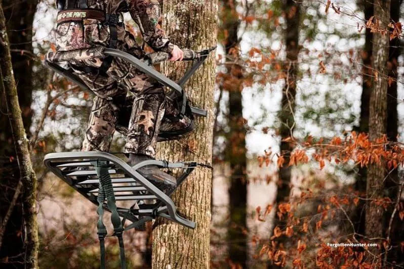 The Best Tree Stands for 2022 (Climbing/Hang On/Ladder) - Buyer's Guide 7 Hang on Stand